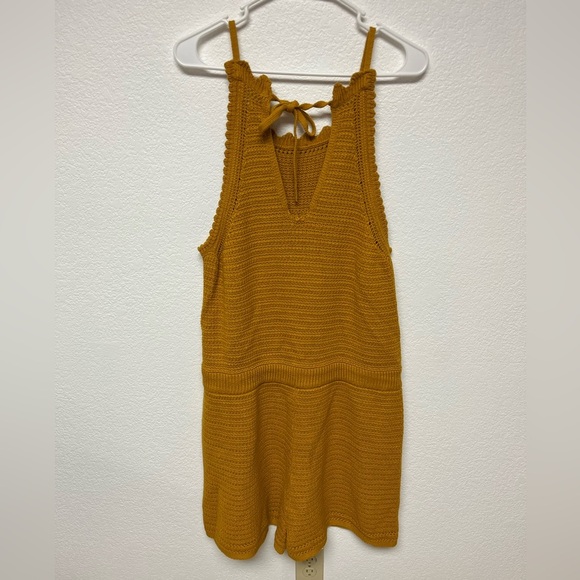 Universal Thread  crochet sleeveless halter romper marigold yellow size XXL - Picture 3 of 6